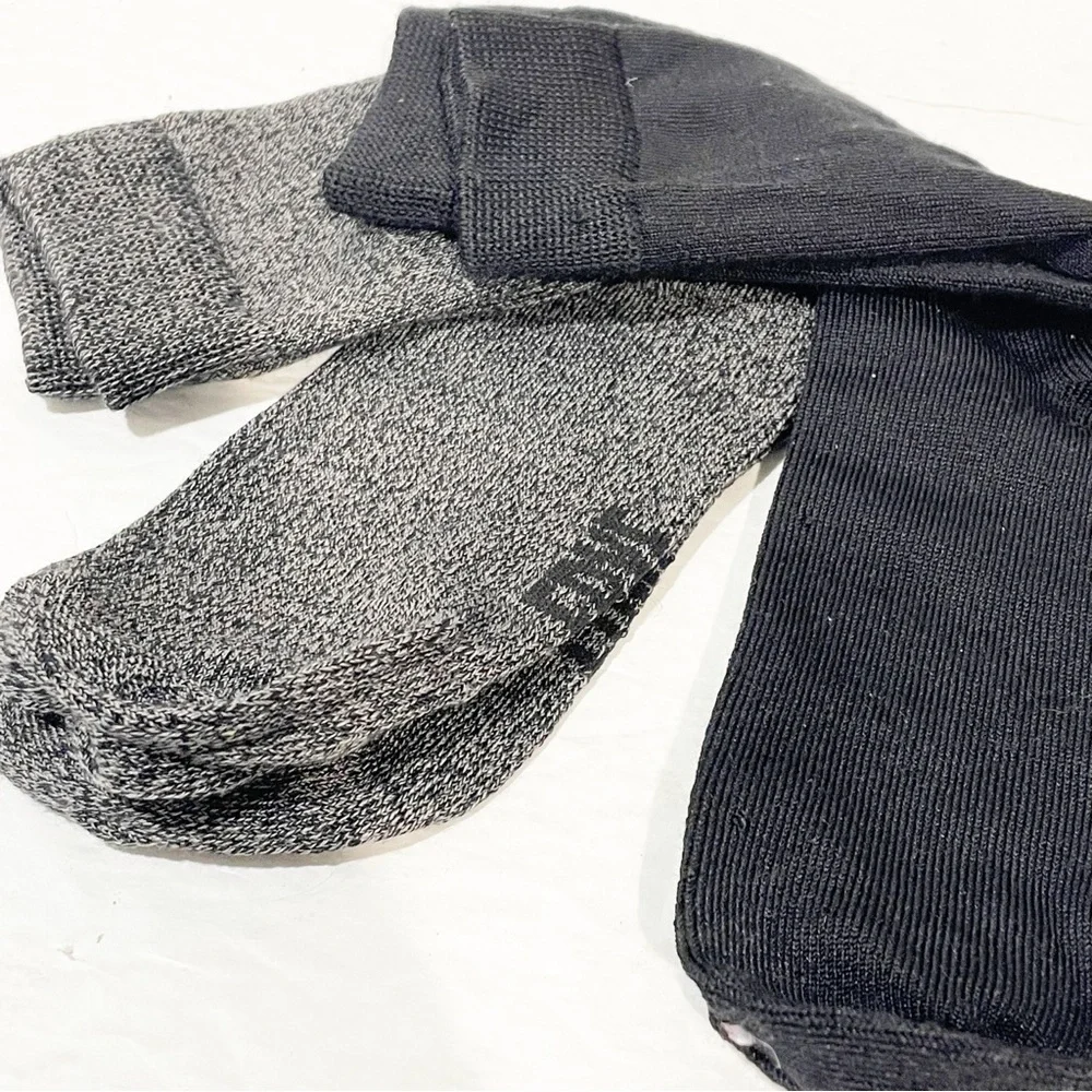 Frye Women’s Black Grey Thin Knit Crew Socks Lot of‎ 2